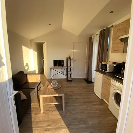 Petit T2 Proche Centre شقة لا روش سور يو